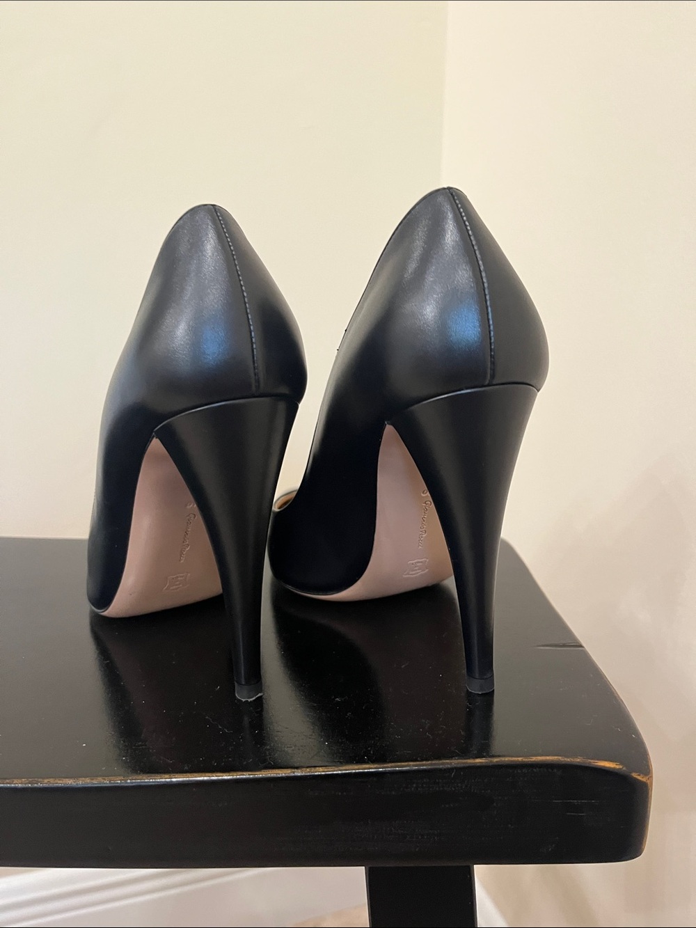 Gianvito Rossi Scarlett Black Leather Stiletto Pumps - Size 40 EU - Picture 4 of 16